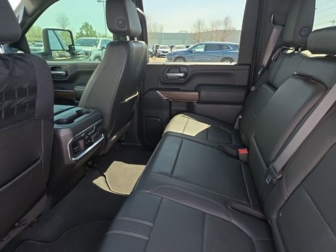 Used 2021 Chevrolet Silverado 2500 High Country w/ Z71 Off-Road Package image 11