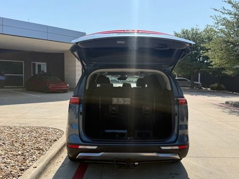 Used 2024 Kia Carnival SX Prestige FWD image 6