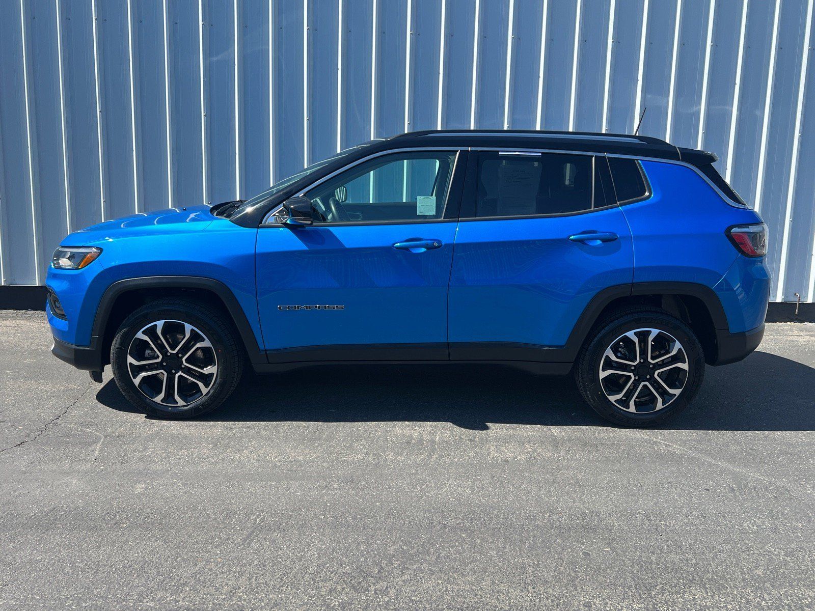 Used 2022 Jeep Compass Limited AWD/4WD image 3