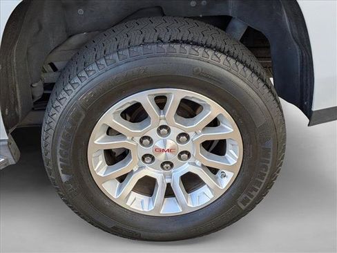 Used 2017 GMC Yukon SLT image 25