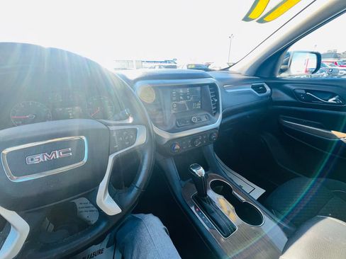 Used 2017 GMC Acadia SLE image 17