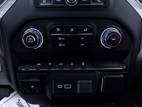 Used 2023 Chevrolet Silverado 1500 Custom image 20