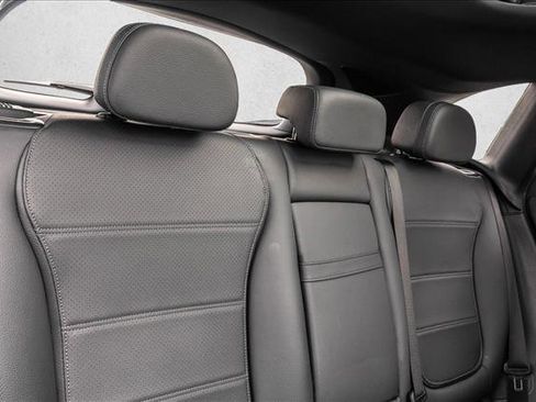 Used 2023 Mercedes-Benz GLC 300 4MATIC image 25