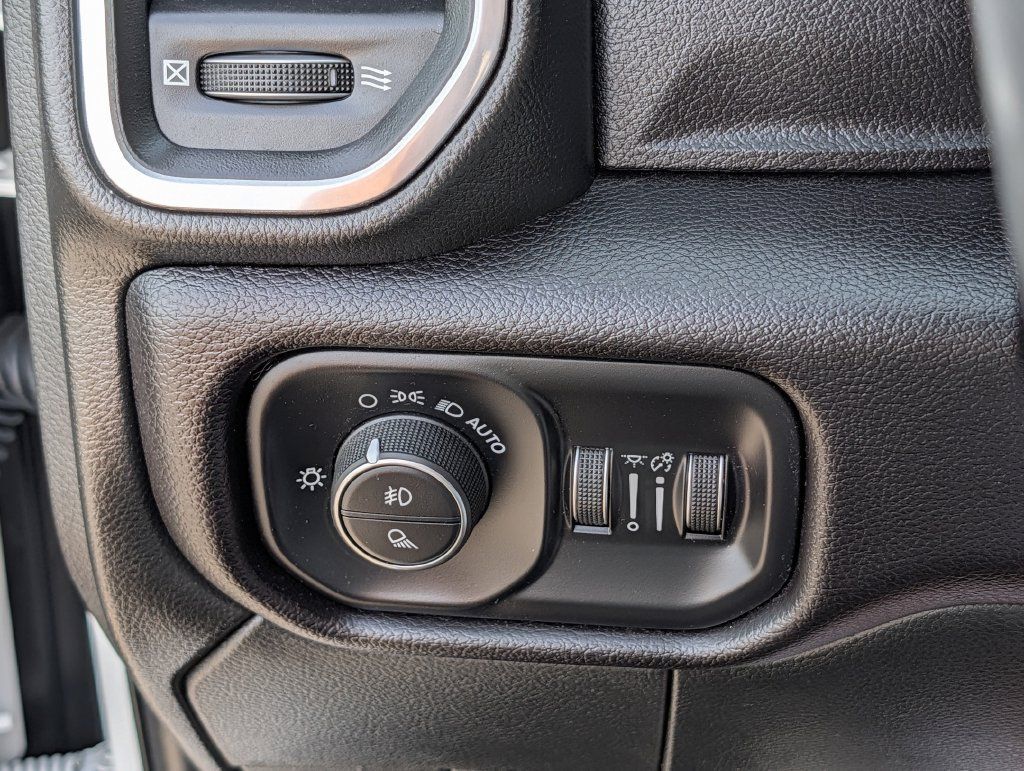 Used 2024 RAM 2500 Laramie w/ Cold Weather Group AWD/4WD image 22