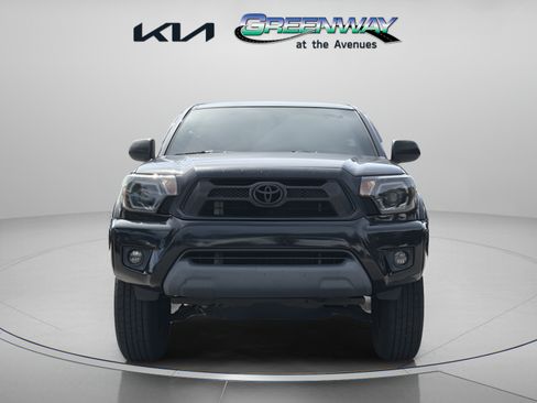 Used 2015 Toyota Tacoma PreRunner w/ SR5 Package RWD image 2