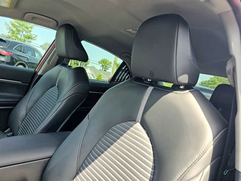 Used 2024 Toyota Camry SE FWD image 19