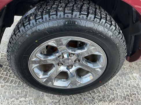 Used 2018 RAM 1500 Laramie w/ Convenience Group AWD/4WD image 13
