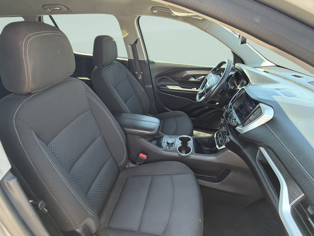 Used 2024 GMC Terrain SLE w/ Driver Convenience Package FWD image 10