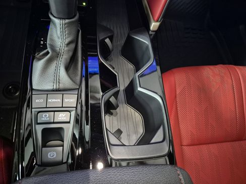 New 2026 Toyota Camry Hybrid image 30