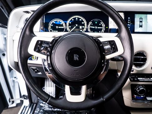 Used 2019 Rolls-Royce Phantom Sedan RWD image 36
