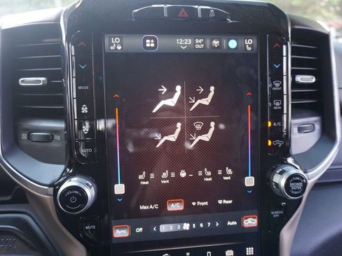 Used 2022 RAM 2500 Laramie AWD/4WD image 12