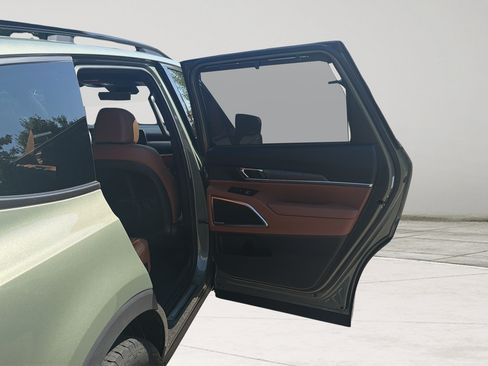 Used 2024 Kia Telluride SX Prestige X-Pro AWD/4WD image 31