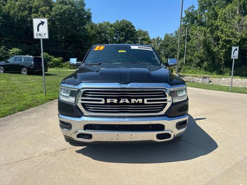 Used 2023 RAM 1500 Laramie AWD/4WD image 2
