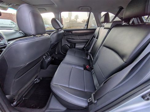 Used 2018 Subaru Outback 2.5i Limited image 14