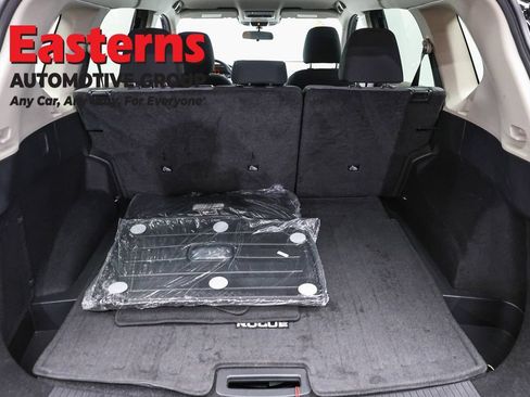 Used 2023 Nissan Rogue SV AWD/4WD image 9