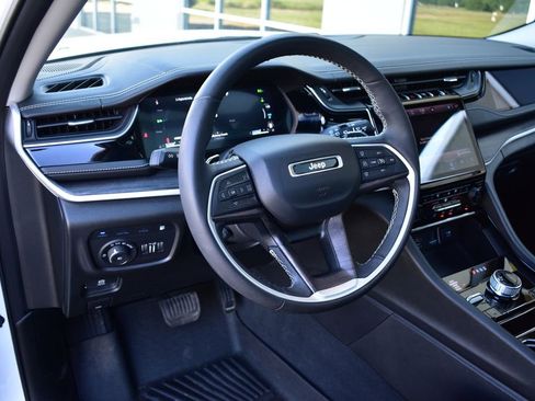 Used 2022 Jeep Grand Cherokee Limited 4xe w/ Luxury Tech Group II AWD/4WD image 43