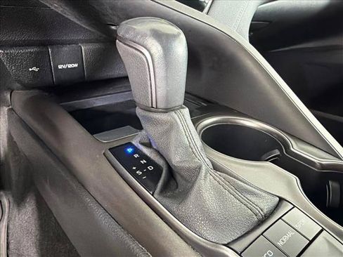 Used 2022 Toyota Camry SE FWD image 30