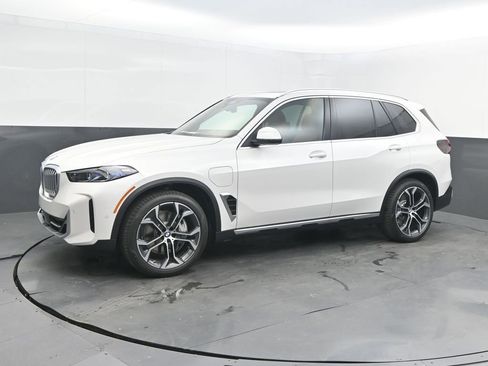 New 2026 BMW X5 xDrive50e AWD/4WD image 1