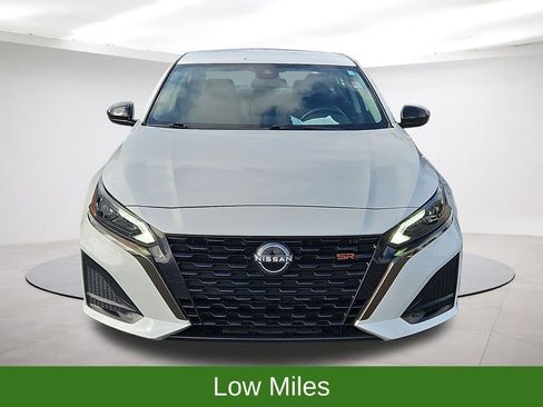 Used 2024 Nissan Altima 2.5 SR image 2
