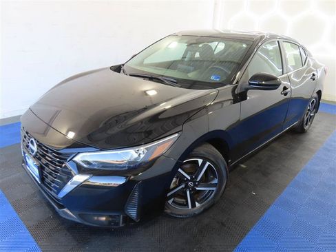 Used 2025 Nissan Sentra SV w/ All-Weather Package FWD image 4