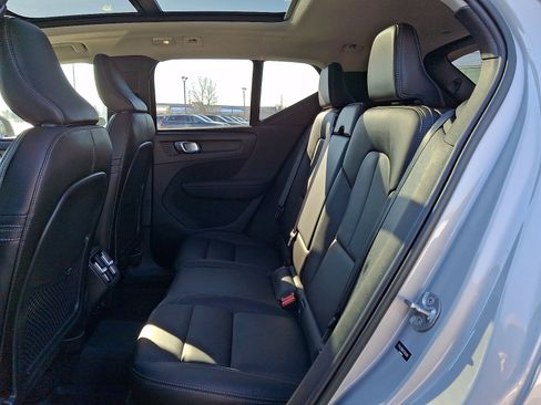 Used 2023 Volvo XC40 B5 Plus w/ Driver Assist Package AWD/4WD image 10