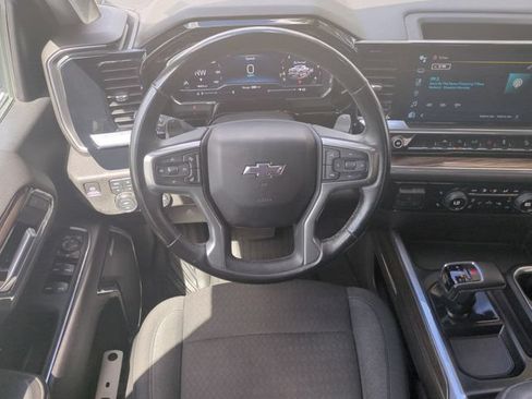 Used 2023 Chevrolet Silverado 1500 RST AWD/4WD image 15