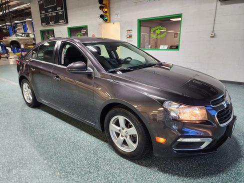 Used 2015 Chevrolet Cruze LT image 5