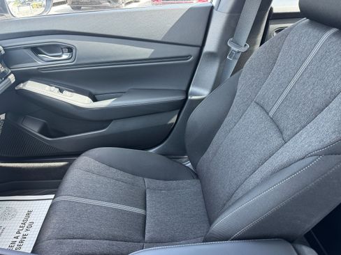 Used 2024 Honda Accord Sport image 12