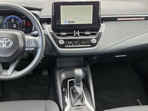 Used 2026 Toyota Corolla LE FWD image 17