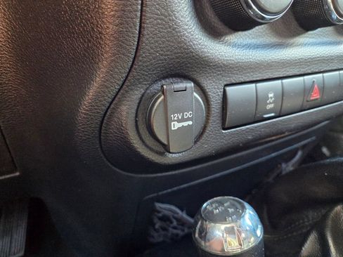 Used 2018 Jeep Wrangler Sport AWD/4WD image 25