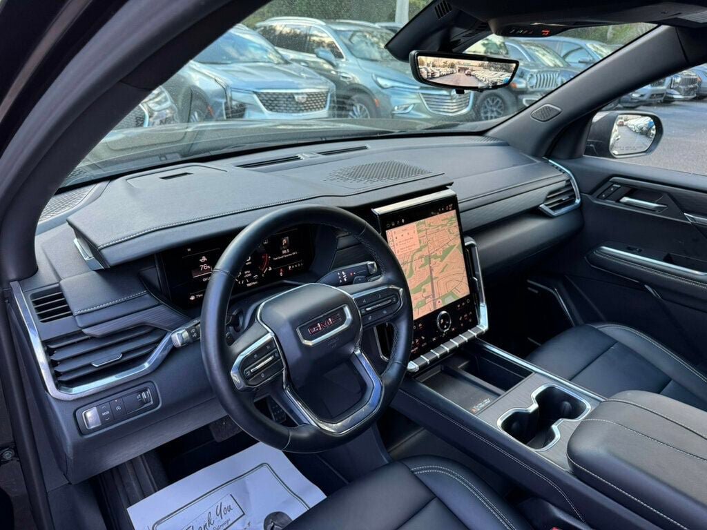 Used 2026 GMC Acadia Elevation w/ Elevation Premium Package FWD image 3