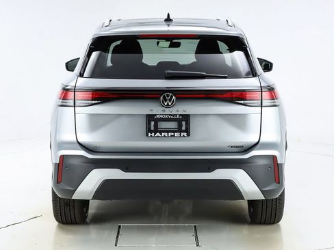 New 2026 Volkswagen Tiguan SE image 8