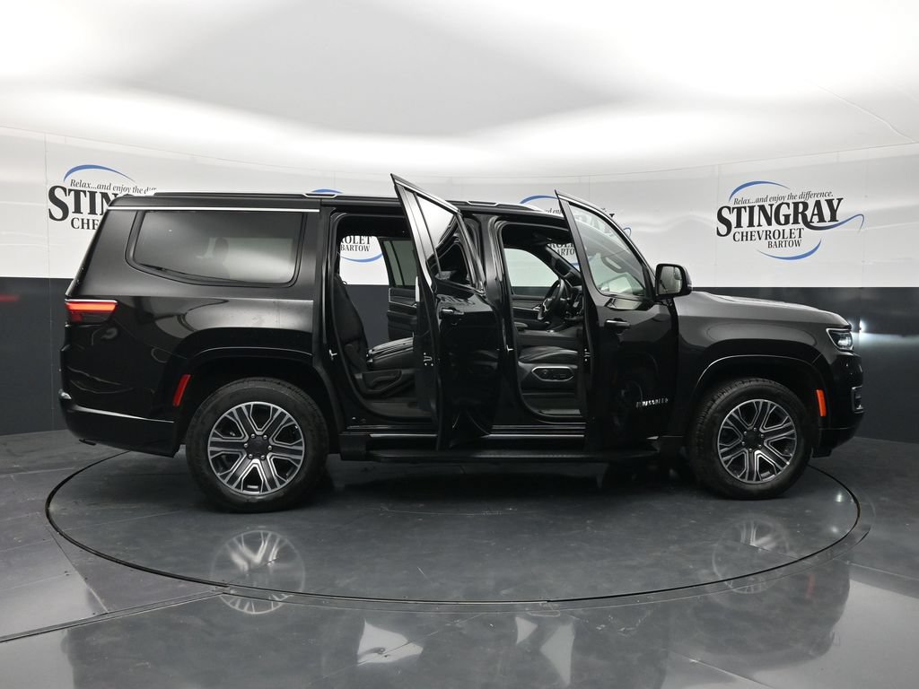 Used 2024 Jeep Wagoneer Series II w/ Flexible Seating Group AWD/4WD image 39