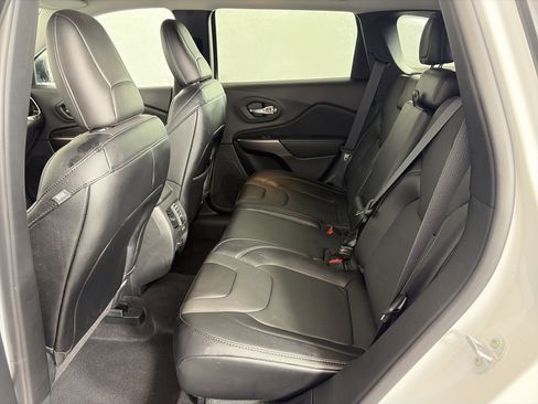 Used 2022 Jeep Cherokee Limited image 7