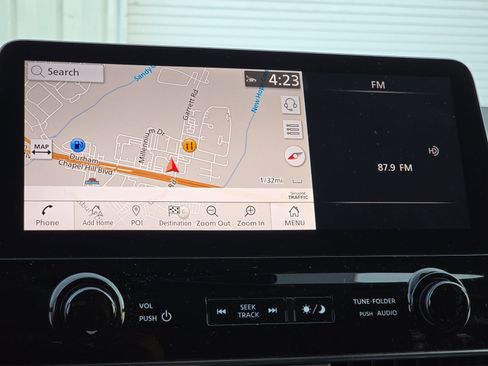 Used 2024 Nissan Armada SL w/ Captain's Chairs Package image 30