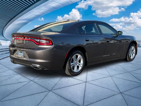Used 2022 Dodge Charger SXT image 7