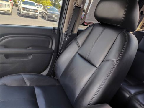 Used 2011 GMC Sierra 3500 Denali image 11