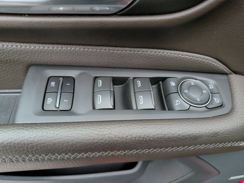 Used 2023 GMC Yukon Denali w/ Advanced Technology Package image 29