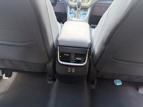 Used 2024 Subaru Outback Premium AWD/4WD image 9