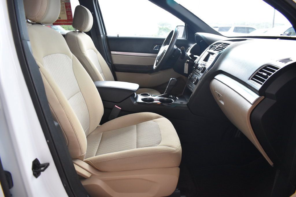 Used 2016 Ford Explorer FWD image 4