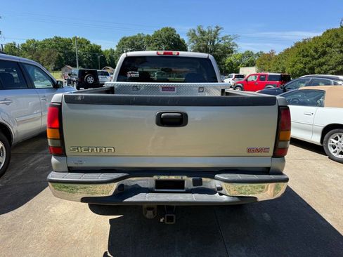 Used 2005 GMC Sierra 1500 SLE w/ Light Duty Power Package AWD/4WD image 3