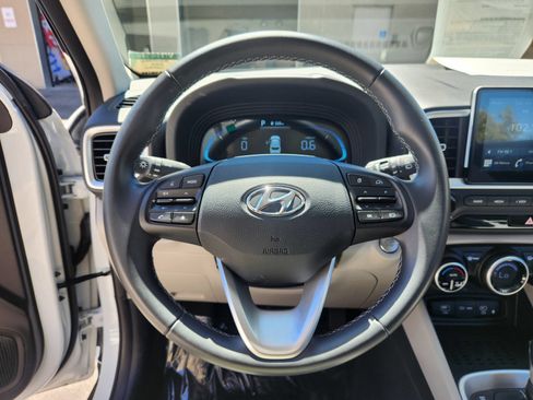 Certified 2026 Hyundai Venue SEL FWD image 15