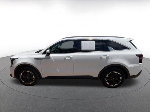 Used 2024 Kia Sorento S FWD image 10