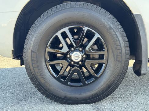 Used 2019 Nissan Frontier SV image 15