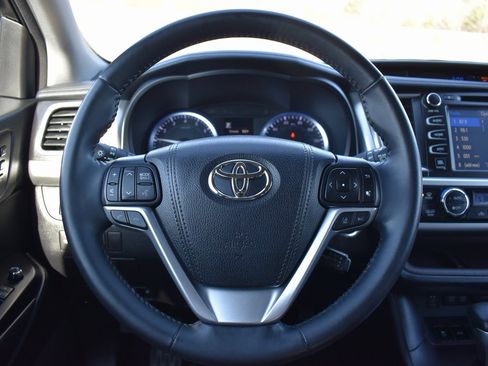 Used 2018 Toyota Highlander Limited image 19