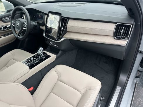 Used 2026 Volvo XC90 T8 Plus w/ Protection Package Premier AWD/4WD image 22