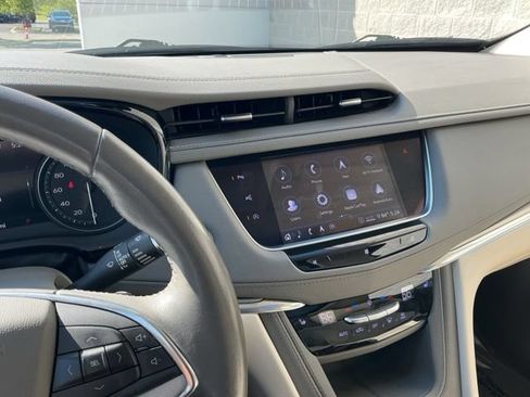 Used 2020 Cadillac XT5 Premium Luxury AWD/4WD image 23