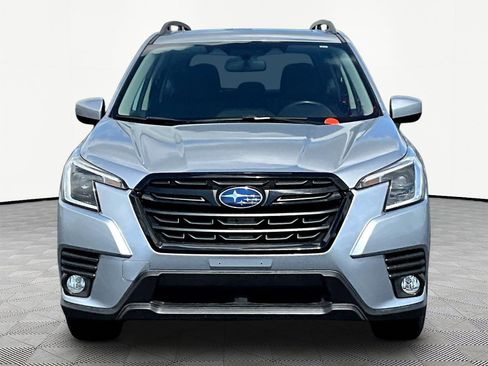 Used 2023 Subaru Forester Premium AWD/4WD image 2