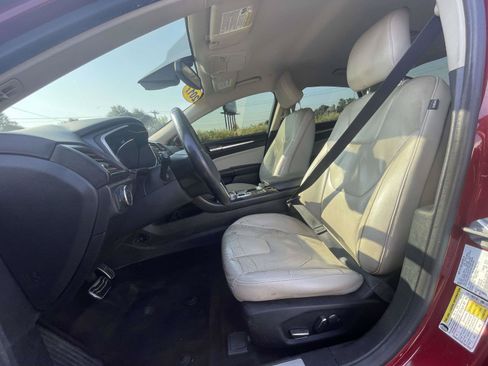 Used 2017 Ford Fusion Energi Titanium FWD image 17