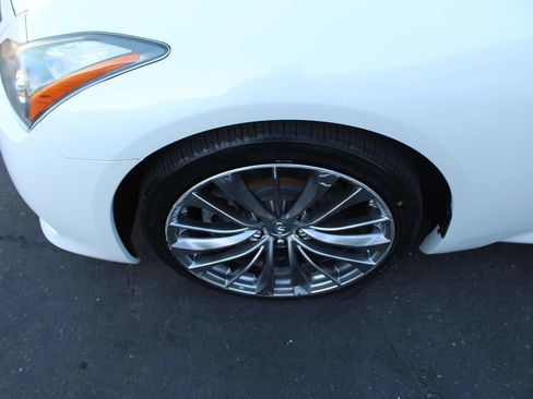 Used 2011 INFINITI G37 Journey w/ Premium Pkg RWD image 11